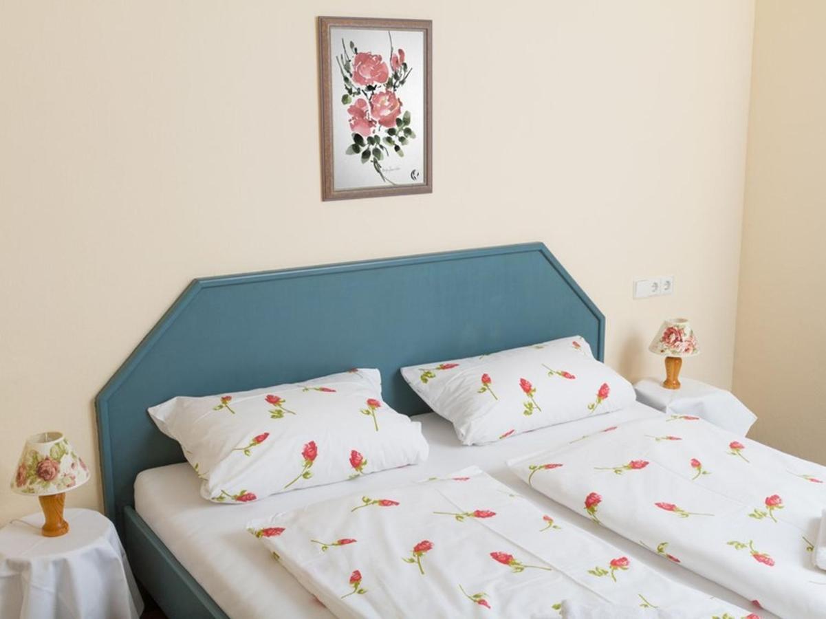 Schloesschen Im Weinberg Apartment เมียร์สบวร์ก ภายนอก รูปภาพ