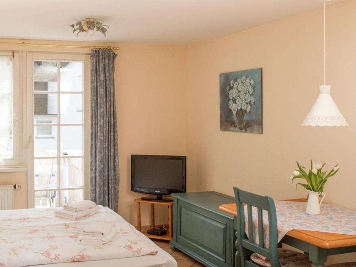 Schloesschen Im Weinberg Apartment เมียร์สบวร์ก ภายนอก รูปภาพ