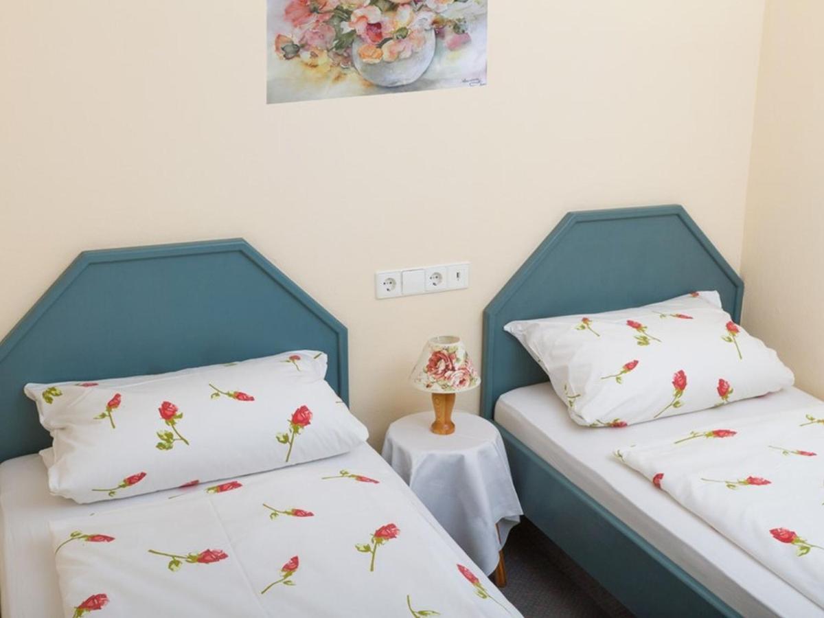 Schloesschen Im Weinberg Apartment เมียร์สบวร์ก ภายนอก รูปภาพ