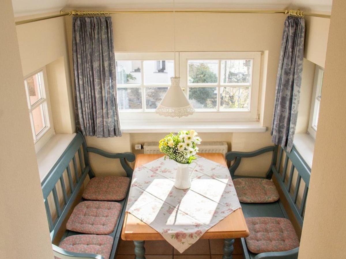 Schloesschen Im Weinberg Apartment เมียร์สบวร์ก ภายนอก รูปภาพ