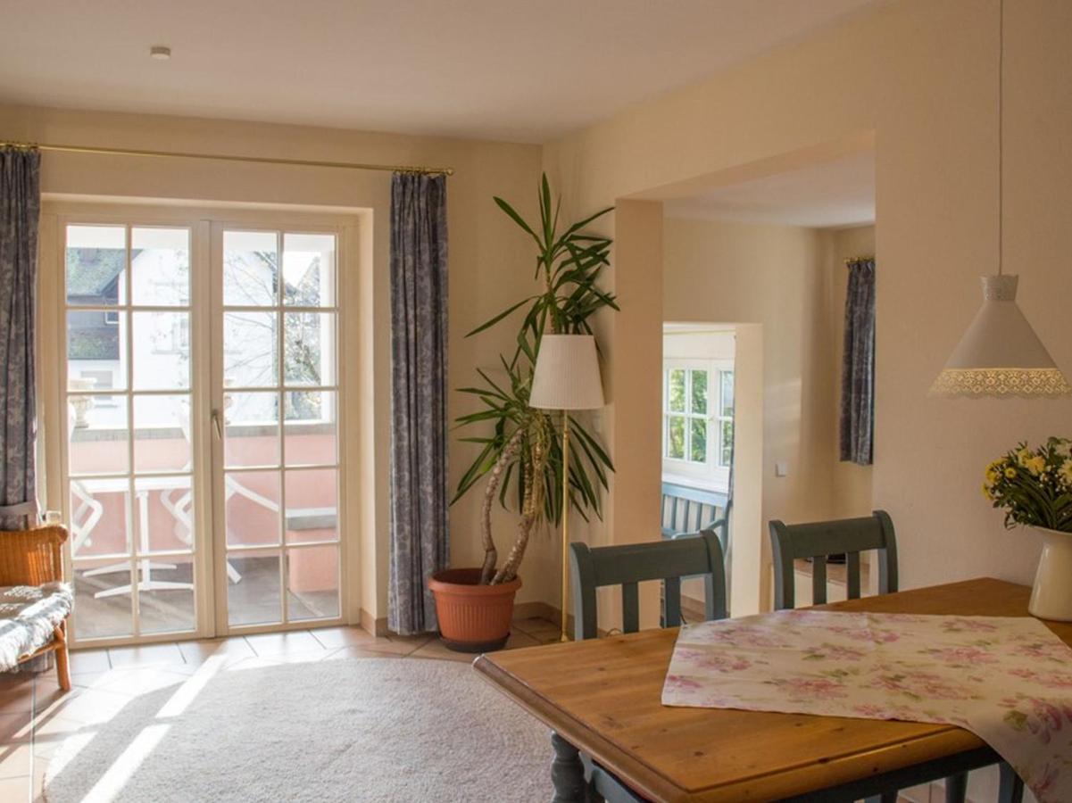 Schloesschen Im Weinberg Apartment เมียร์สบวร์ก ภายนอก รูปภาพ