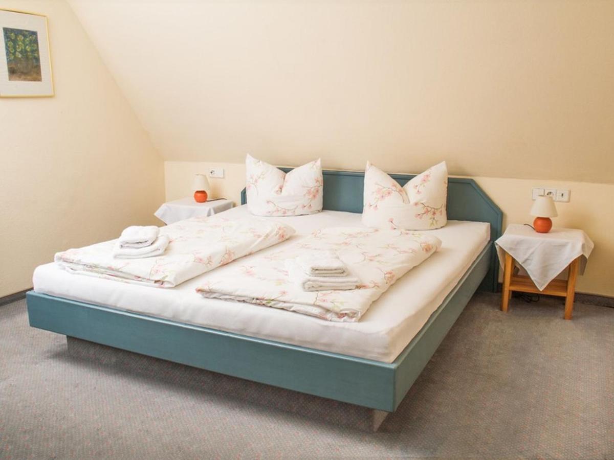 Schloesschen Im Weinberg Apartment เมียร์สบวร์ก ภายนอก รูปภาพ