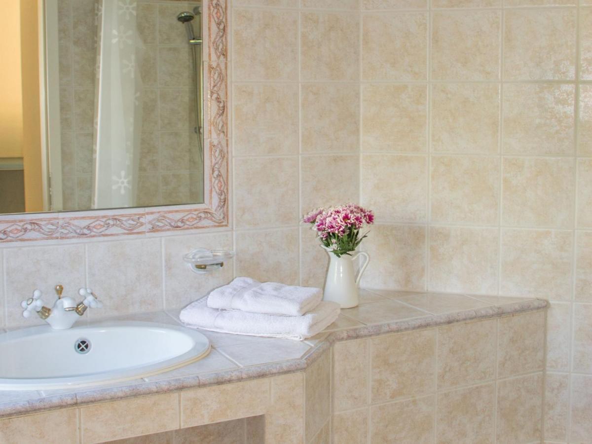 Schloesschen Im Weinberg Apartment เมียร์สบวร์ก ภายนอก รูปภาพ